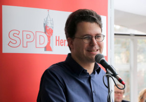 Philipp Dees ist der Landtagskandidat der Stadt Erlangen