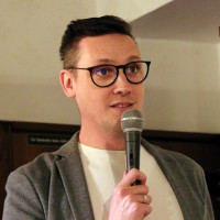 Der Ortvereinsvorsitzende Jens Schäfer begrüßt die zahlreichen Gäste